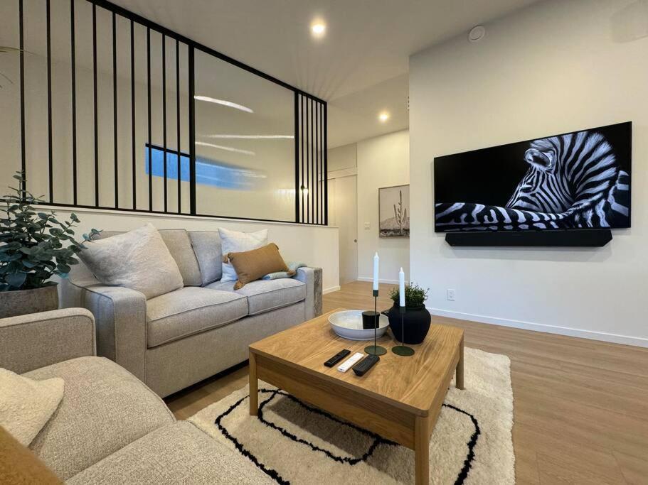 Casa Bramble Luxury 2Bed Suite Near Uofa Hospital Edmonton Dış mekan fotoğraf